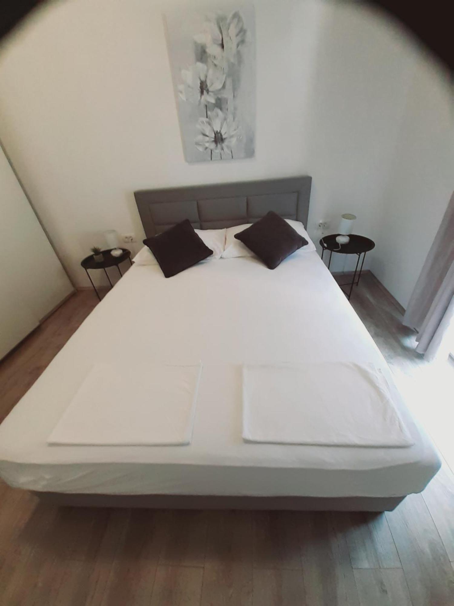 Tonka Apartments Gradac  Rum bild