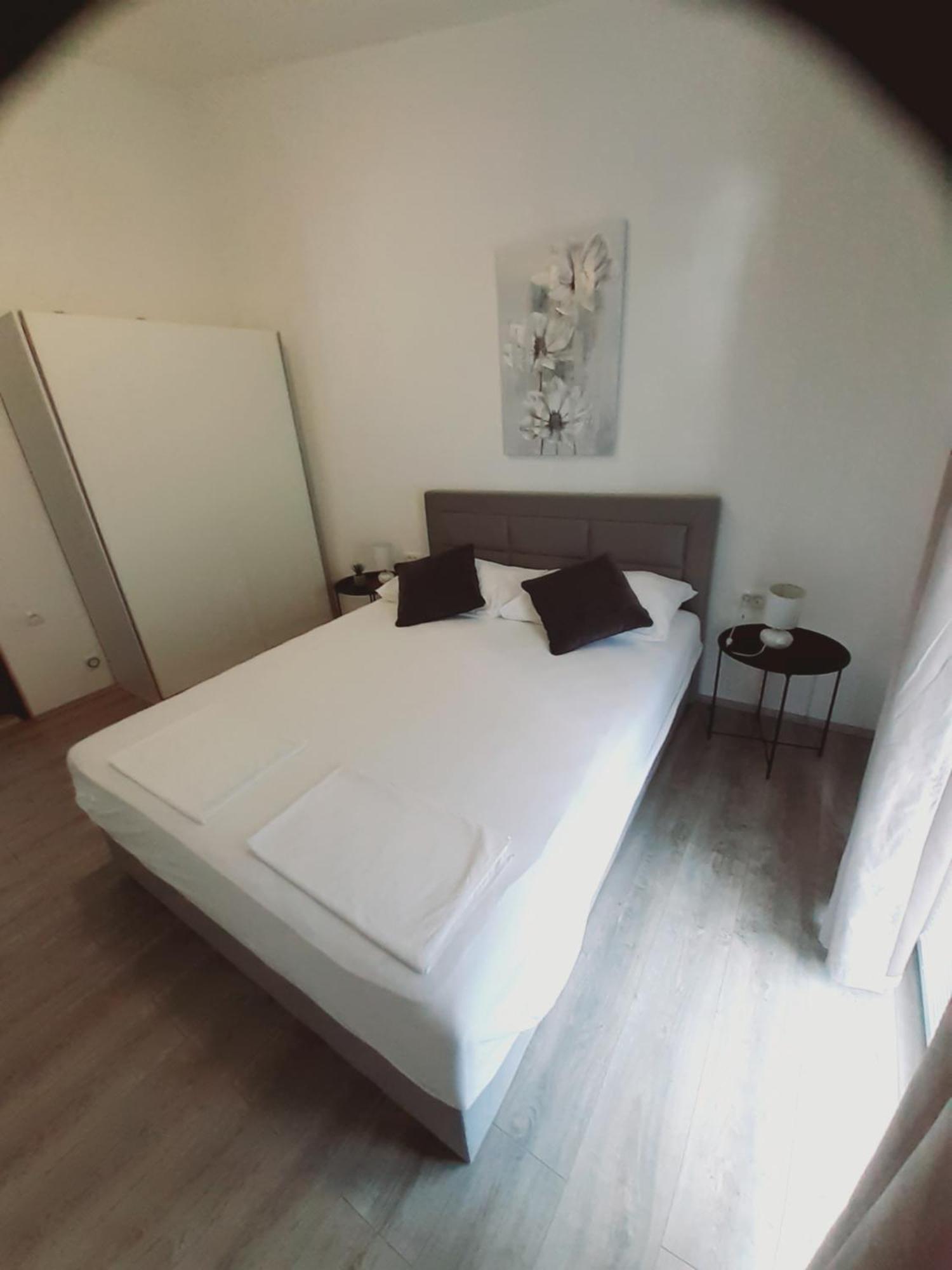 Tonka Apartments Gradac  Rum bild