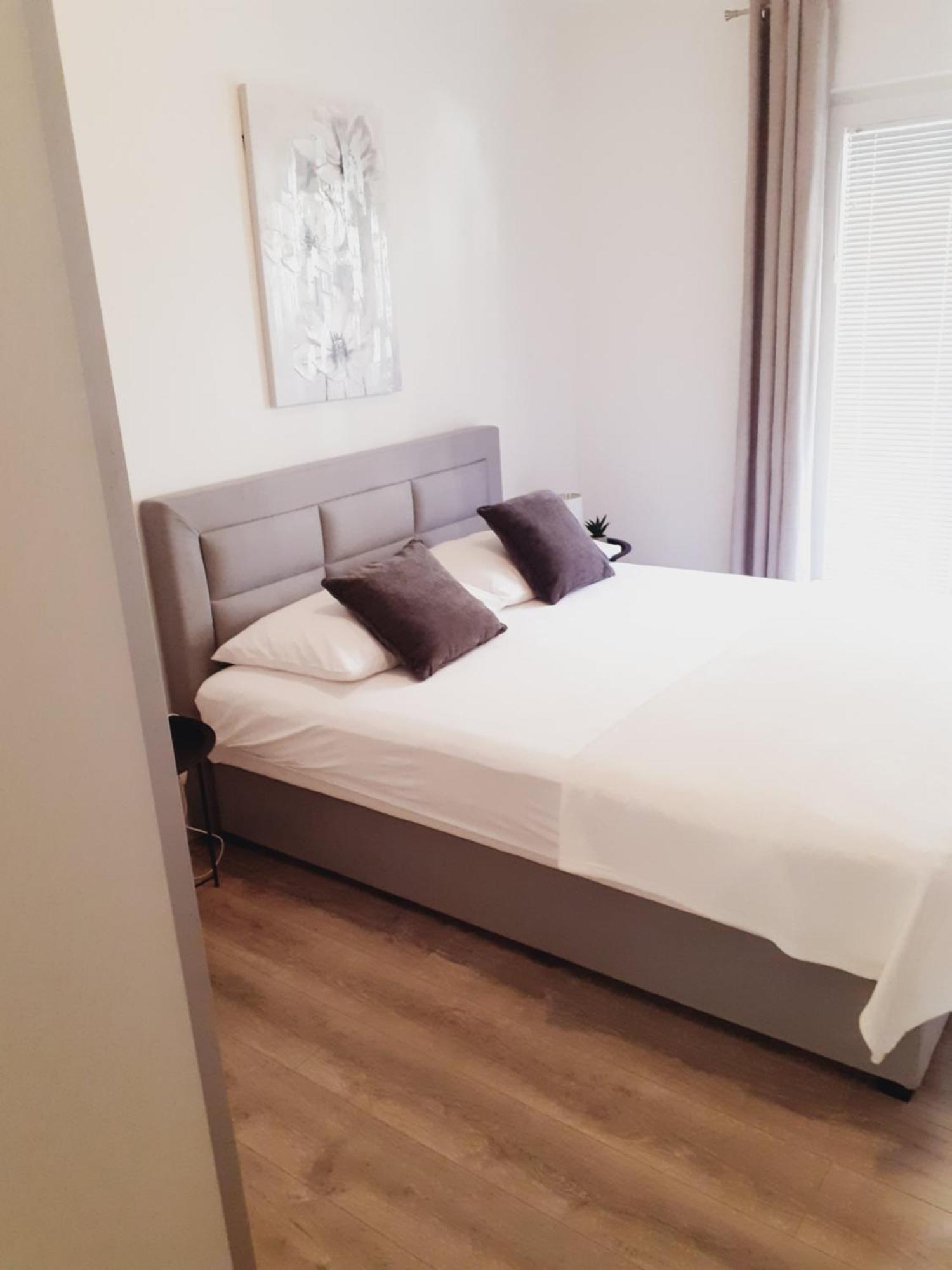 Tonka Apartments Gradac  Rum bild